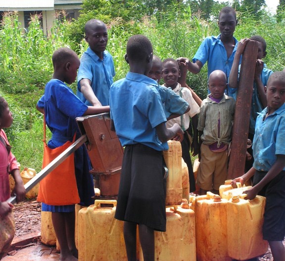 uganda water3.jpg
